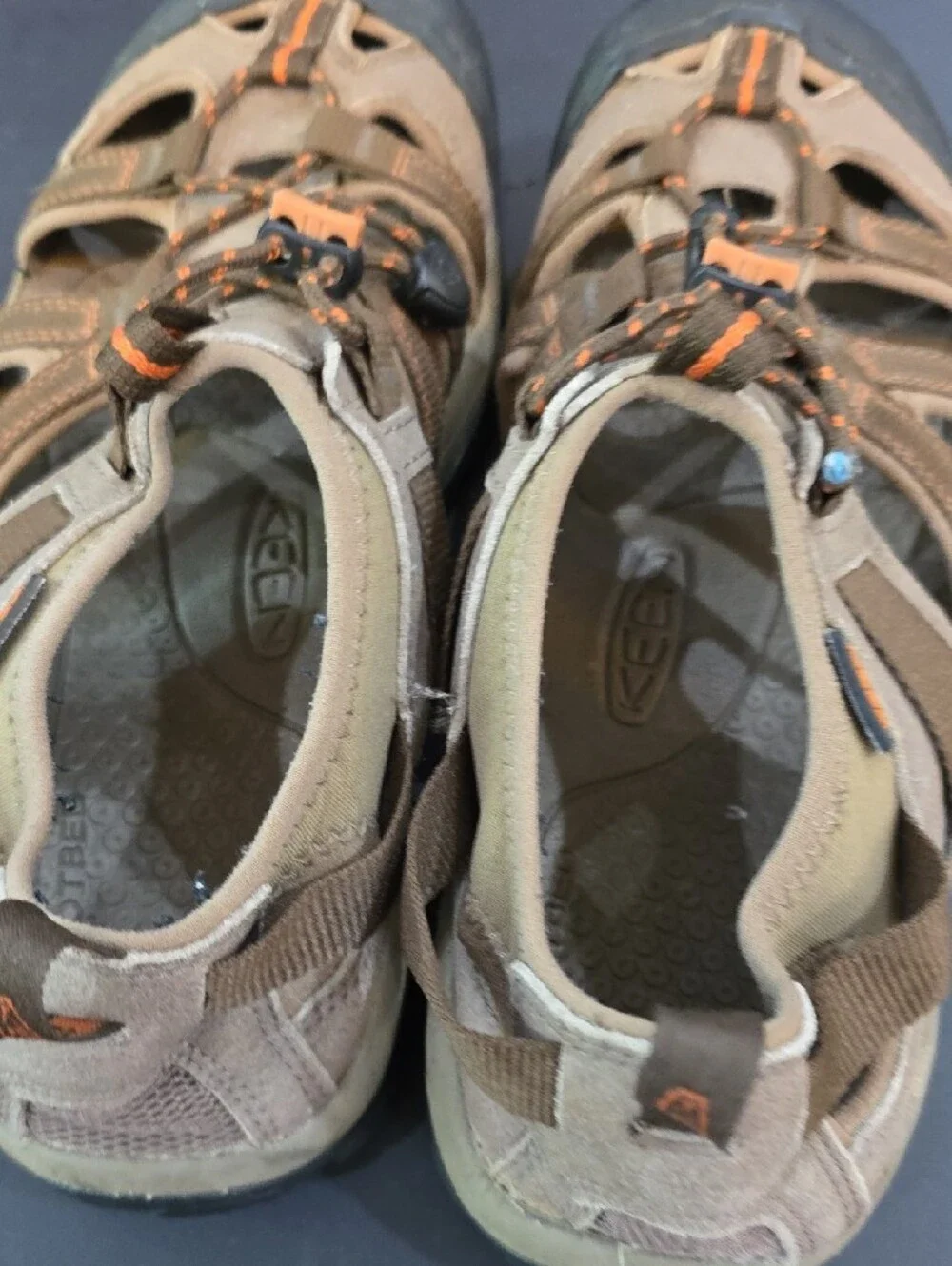 Keen Owyhee Men's Brown and Black Closed-Toe Outdoor Sandals Size 9.5